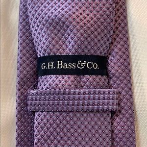 G.H. Bass & Co. Accessories - Purple 100% Silk G.H. Bass & Co. Tie G.H. Bass & Co. Accessories - Purple 100% Silk G.H. Bass & Co. Tie